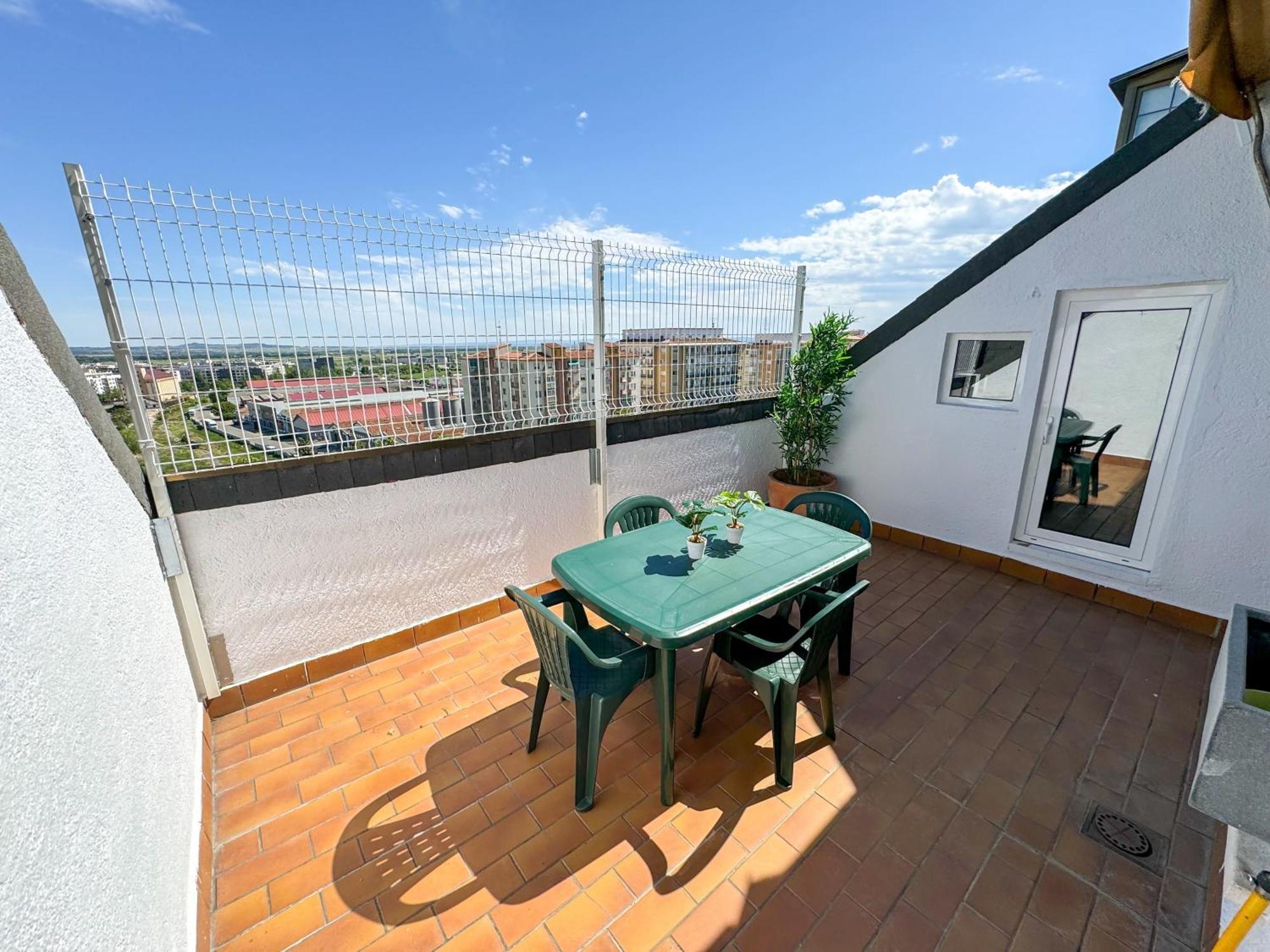 El Halcon Del Pirineo Comotucasa Huesca Exterior foto